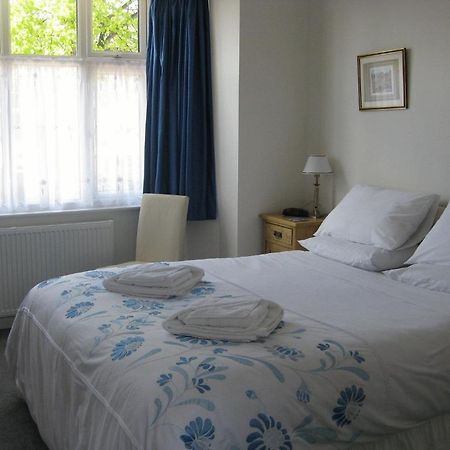Arden Way Guesthouse Στράτφορντ απόν Έιβον Δωμάτιο φωτογραφία